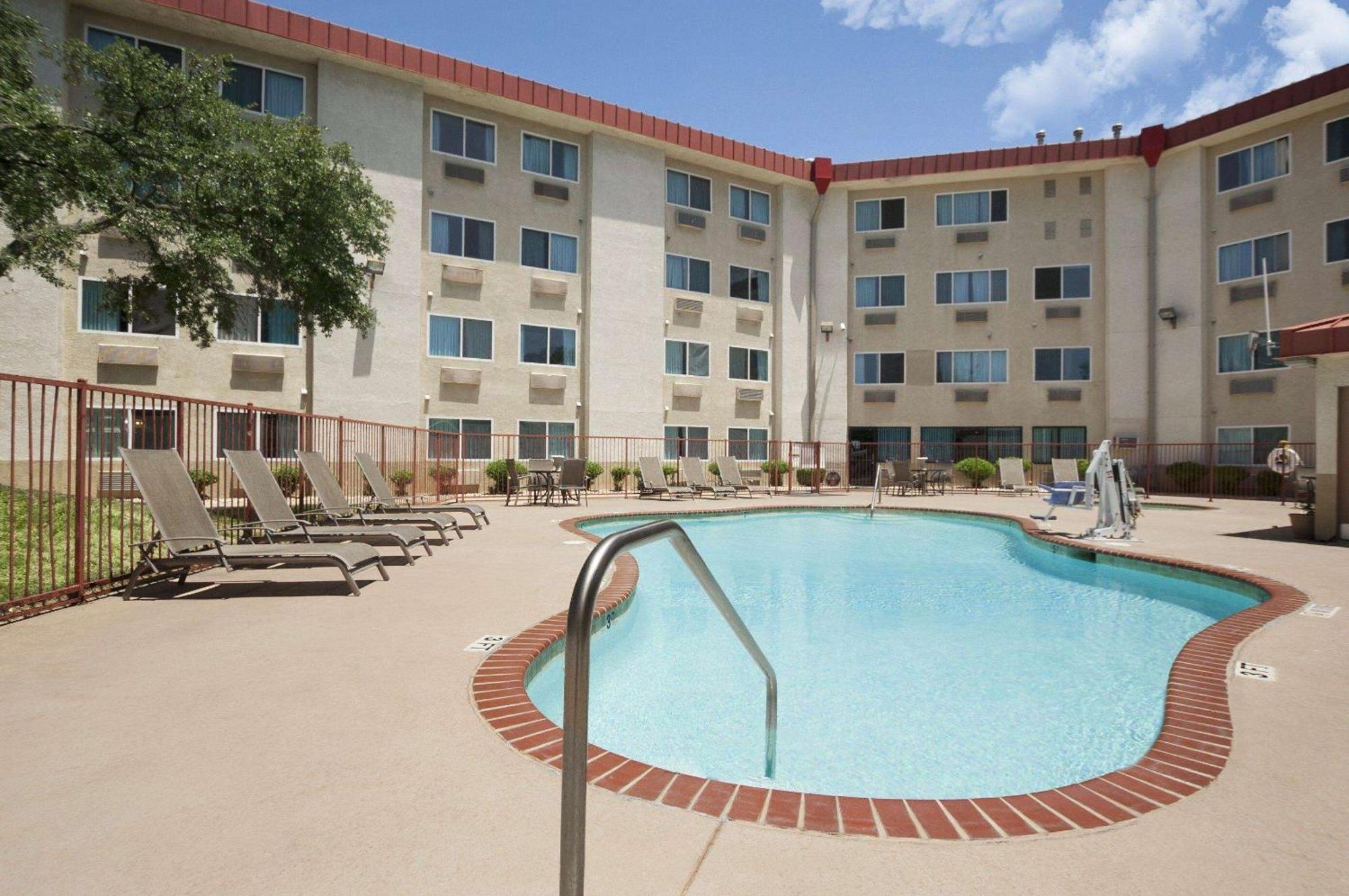 Super 8 By Wyndham Austin North/University Area Exteriér fotografie