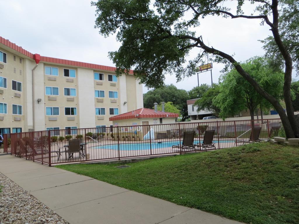 Super 8 By Wyndham Austin North/University Area Exteriér fotografie